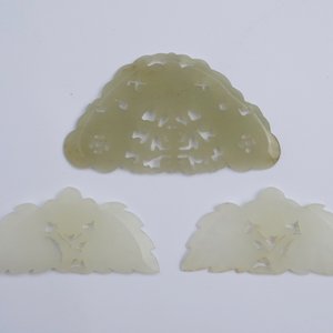 Seven Chinese white and celadon jade buttons, 18/20th C. — 照片 6