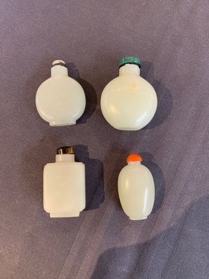 Seven Chinese white and celadon jade snuff bottles, 19th C. — photo 7