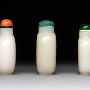 Seven Chinese white and celadon jade snuff bottles, 19th C. — photo 5