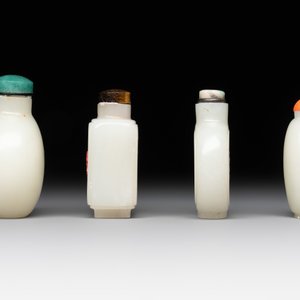 Seven Chinese white and celadon jade snuff bottles, 19th C. — photo 9
