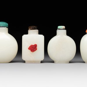 Seven Chinese white and celadon jade snuff bottles, 19th C. — photo 10