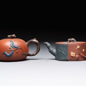 Seven Chinese Yixing stoneware teapots, two cups and a covered box, 20th C. — photo 2