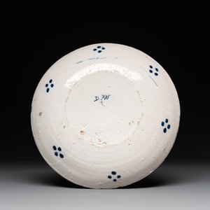 Seven Dutch Delft polychrome 'flower basket' plates, 18th C. — photo 7