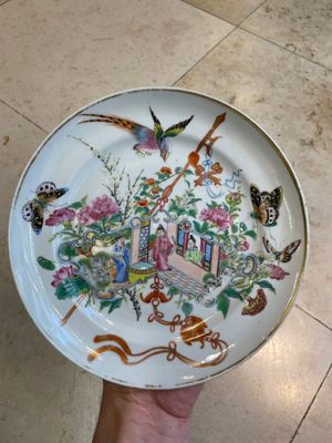 Seven fine Chinese Canton famille rose dishes and plates, 19th C. — photo 19