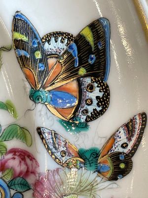 Seven fine Chinese Canton famille rose dishes and plates, 19th C. — photo 3