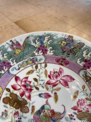 Seven fine Chinese Canton famille rose dishes and plates, 19th C. — photo 38