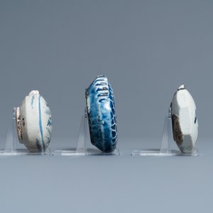 Seven Korean blue and white water droppers, 18/19th C. — 照片 3