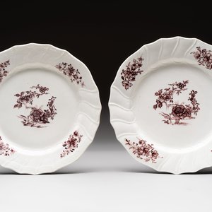 Seven manganese Tournai porcelain plates with floral design, 18th C. — photo 4