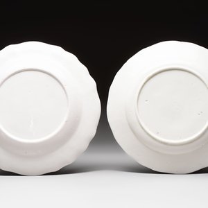 Seven manganese Tournai porcelain plates with floral design, 18th C. — photo 3