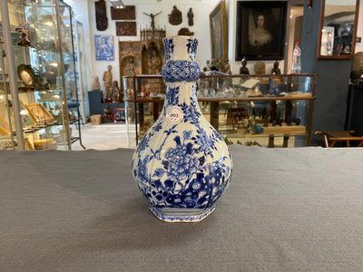 Seven pieces of Chinese blue and white porcelain, Kangxi/Qianlong — photo 1