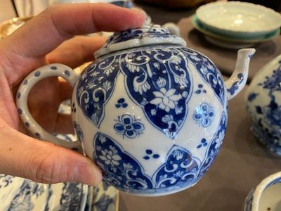 Seven pieces of Chinese blue and white porcelain, Kangxi/Qianlong — photo 17