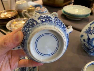 Seven pieces of Chinese blue and white porcelain, Kangxi/Qianlong — photo 18