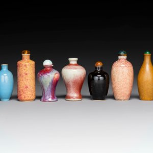 Seven varied Chinese monochrome snuff bottles, Kangxi mark, 18/19th C. — photo 2