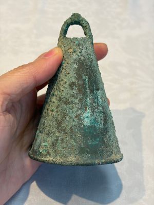 Seven various Chinese bronze and cast-iron bells, Han and later — photo 24