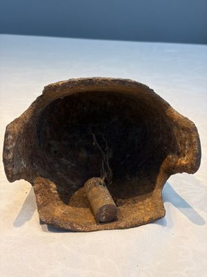 Seven various Chinese bronze and cast-iron bells, Han and later — photo 5