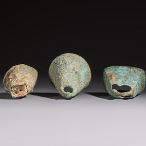 Seven various Chinese bronze and cast-iron bells, Han and later — photo 18