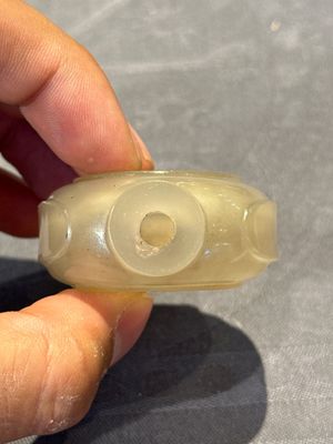 Seven various Chinese jade, agate and glass snuff bottles, 19/20th C. — photo 14