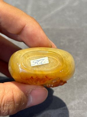 Seven various Chinese jade, agate and glass snuff bottles, 19/20th C. — photo 31