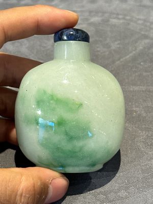 Seven various Chinese jade, agate and glass snuff bottles, 19/20th C. — photo 50