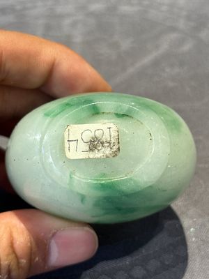 Seven various Chinese jade, agate and glass snuff bottles, 19/20th C. — photo 55