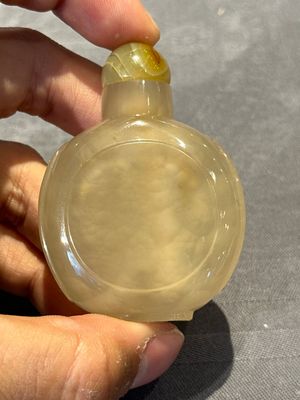 Seven various Chinese jade, agate and glass snuff bottles, 19/20th C. — photo 10