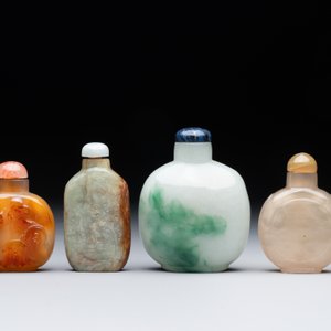 Seven various Chinese jade, agate and glass snuff bottles, 19/20th C. — photo 2
