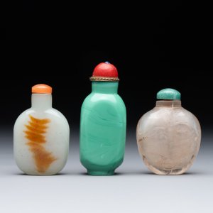 Seven various Chinese jade, agate and glass snuff bottles, 19/20th C. — photo 8