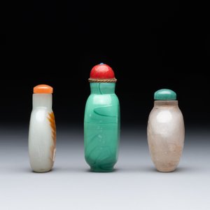 Seven various Chinese jade, agate and glass snuff bottles, 19/20th C. — photo 9