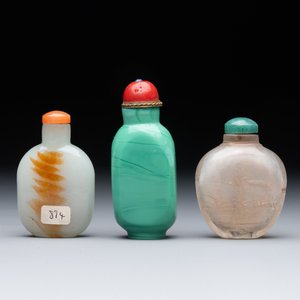 Seven various Chinese jade, agate and glass snuff bottles, 19/20th C. — photo 10
