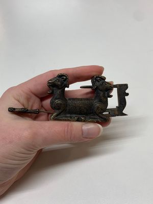 Seven various Chinese metal and cloisonné locks, Qing — photo 48