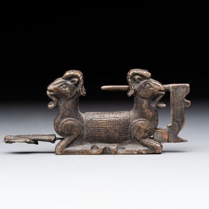 Seven various Chinese metal and cloisonné locks, Qing — photo 11