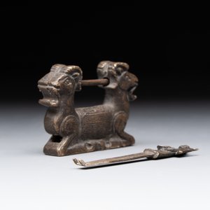 Seven various Chinese metal and cloisonné locks, Qing — photo 13