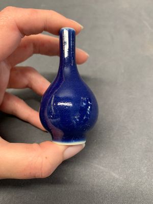 Seven various Chinese monochrome miniature vases, Kangxi/Qianlong — photo 38