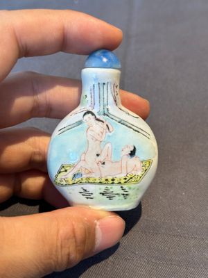 Seven various Chinese snuff bottles, Qianlong mark, 19/20th C. — foto 17