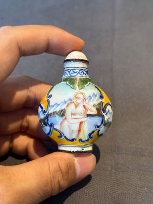 Seven various Chinese snuff bottles, Qianlong mark, 19/20th C. — foto 2