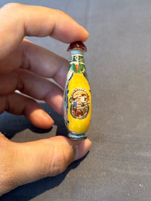 Seven various Chinese snuff bottles, Qianlong mark, 19/20th C. — foto 26