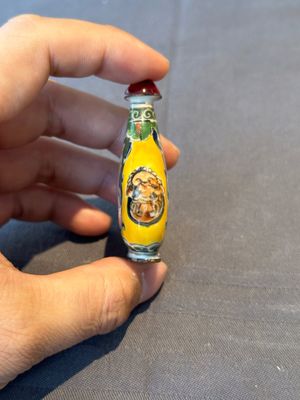 Seven various Chinese snuff bottles, Qianlong mark, 19/20th C. — foto 28