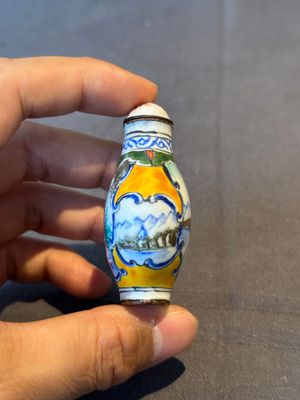 Seven various Chinese snuff bottles, Qianlong mark, 19/20th C. — foto 3