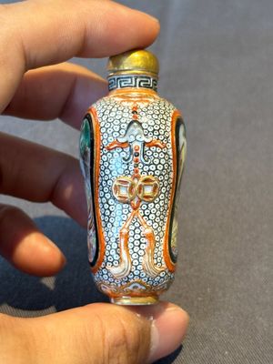 Seven various Chinese snuff bottles, Qianlong mark, 19/20th C. — foto 34
