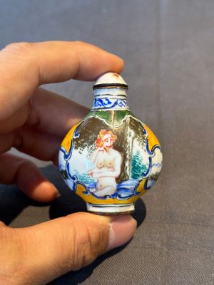 Seven various Chinese snuff bottles, Qianlong mark, 19/20th C. — foto 4