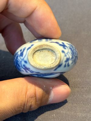 Seven various Chinese snuff bottles, Qianlong mark, 19/20th C. — foto 43