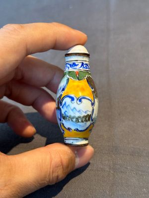 Seven various Chinese snuff bottles, Qianlong mark, 19/20th C. — foto 5