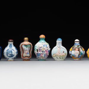 Seven various Chinese snuff bottles, Qianlong mark, 19/20th C. — foto 2