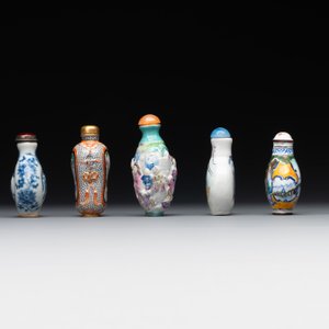 Seven various Chinese snuff bottles, Qianlong mark, 19/20th C. — foto 3