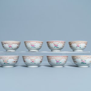 Seventeen Chinese famille rose cups and nineteen saucers, Qianlong — 照片 6