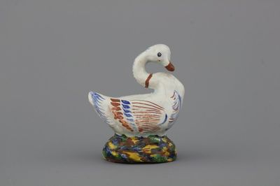 Singe en faïence polychrome de Delft, 18e