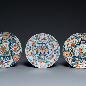 Six assiettes en faïence polychrome de Delft, 18ème — photo 2