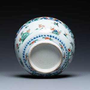 Six assiettes en porcelaine de Chine en bleu et blanc et famille rose et un bol en famille verte, Kangxi/Qianlong — photo 7