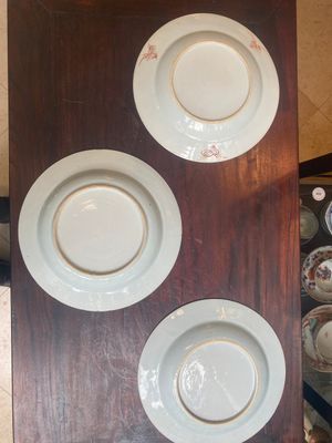 Six assiettes en porcelaine de Chine famille rose à décor floral, Qianlong — photo 7