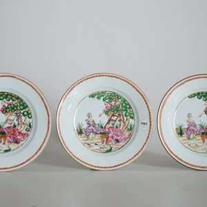 Six assiettes en porcelaine de Chine famille rose à la cueillette des cerises, Qianlong — photo 6
